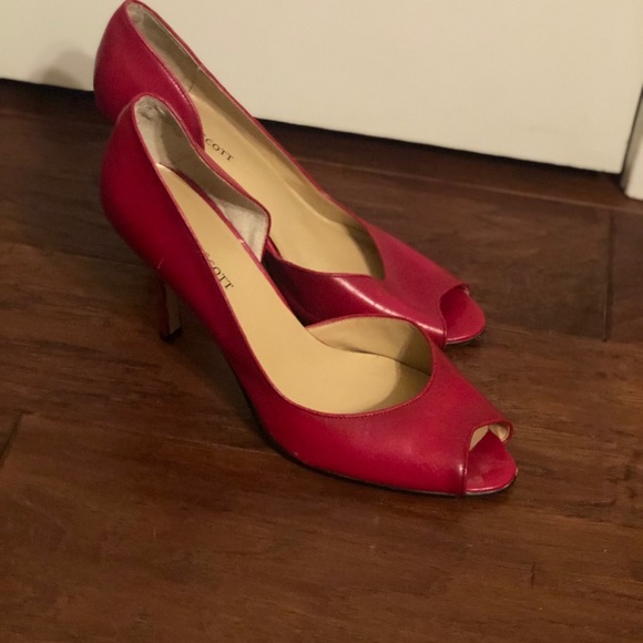Karen Scott Shoes - 💥must go💥 Karen scott red heels. Size 9.